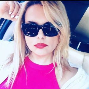 Meet your Posher, Denise